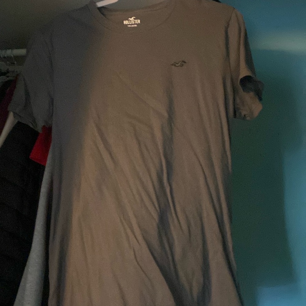Holister plain grey shirt